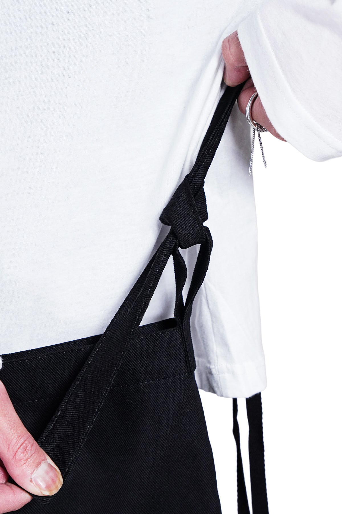 ANN DEMEULEMEESTER – HUES ONLINE