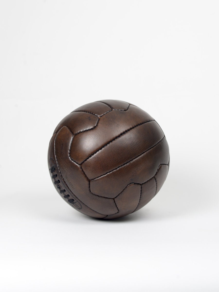 ヴィンテージレザー 1950 年代サッカーボール - Etsy 日本
