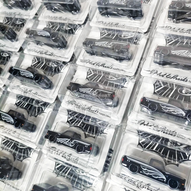 HOT WHEELS 2024 JAPAN CONVENTION '83 CHEVY SILVERADO USUGROW Right