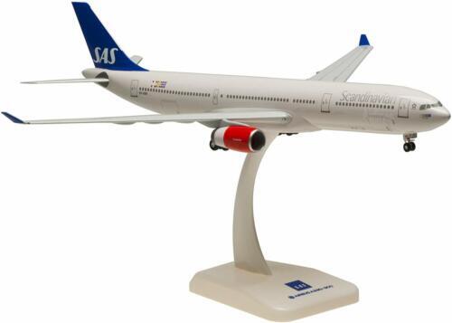 Gulliver 200 1/200 F-14 Tomcat VF-143 Pukin' Dogs Model Aircraft