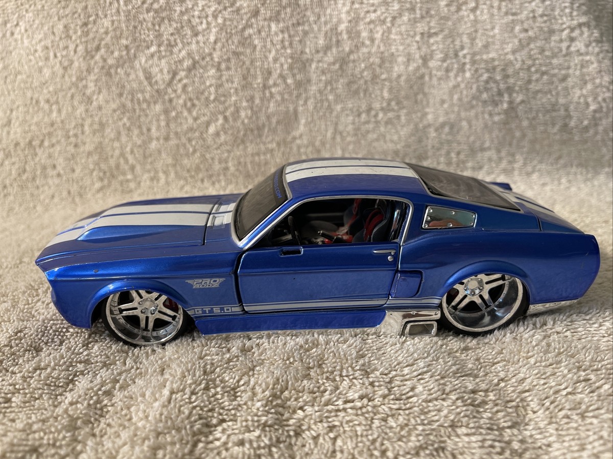 1967 Ford Mustang GT by Maisto Pro Rodz 1:24 Model, Metallic Blue