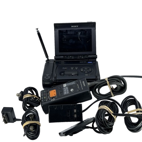 Sony CCD-TR517 HI8 8mm Video8 camera Camcorder VCR Player Video