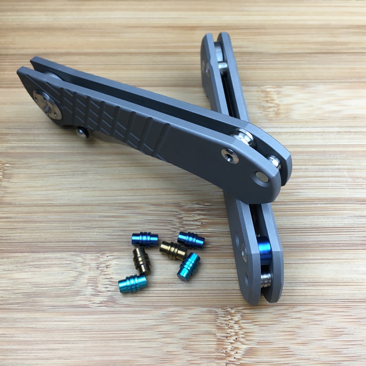 Custom Made Titanium Lanyard Pin for Chris Reeve Umnumzaan & Large