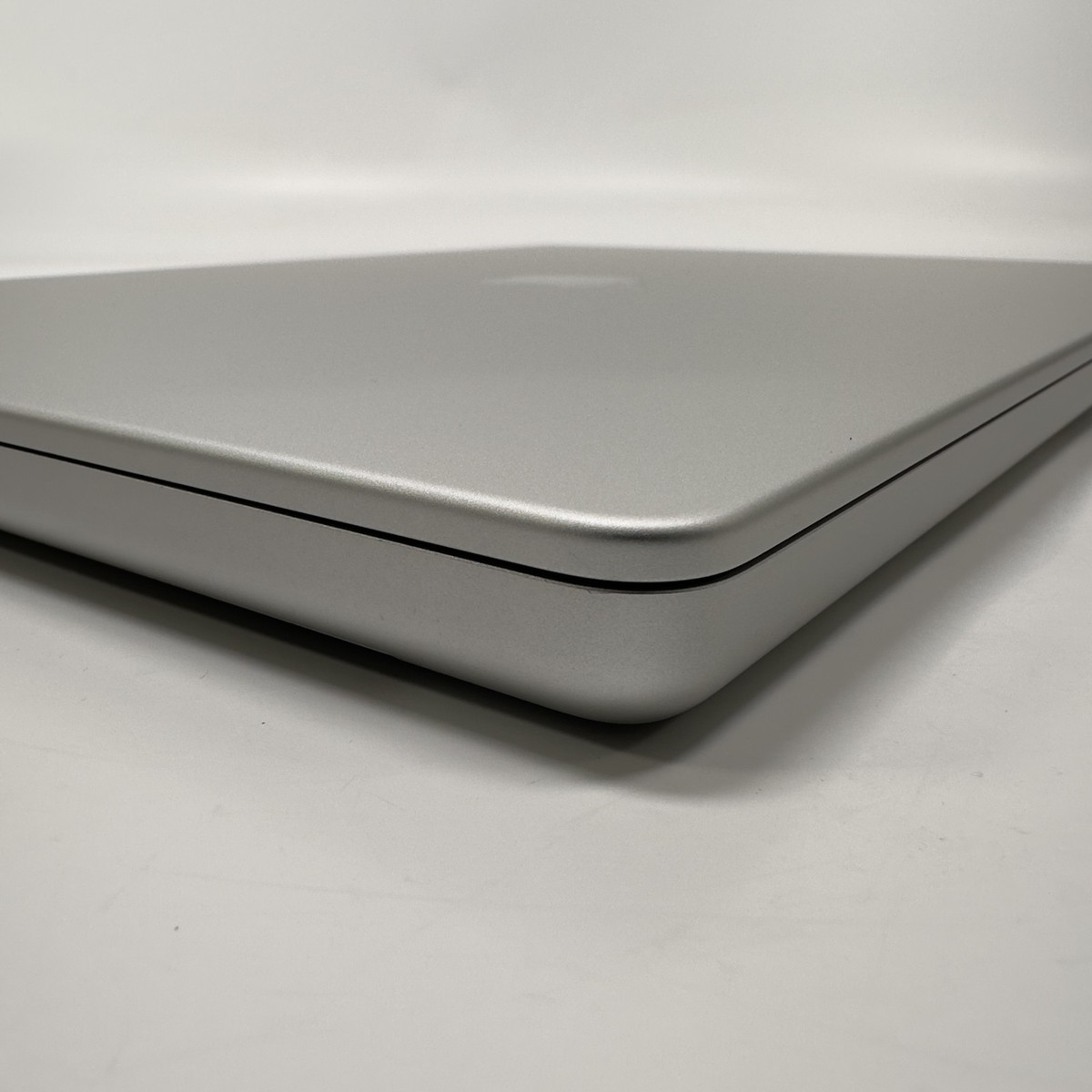 Apple 2021 16