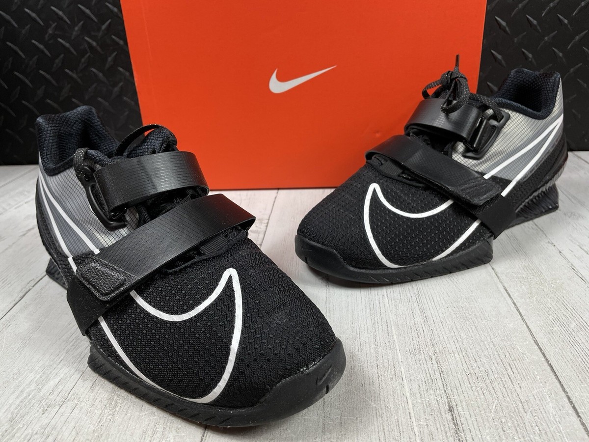 SAMPLE Size 10.5 M-Nike Romaleos 4 Black / White Weightlifting