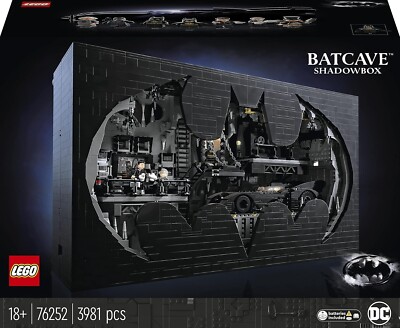 LEGO 76252 DC Comics Super Heroes - Batman Returns - Batcave