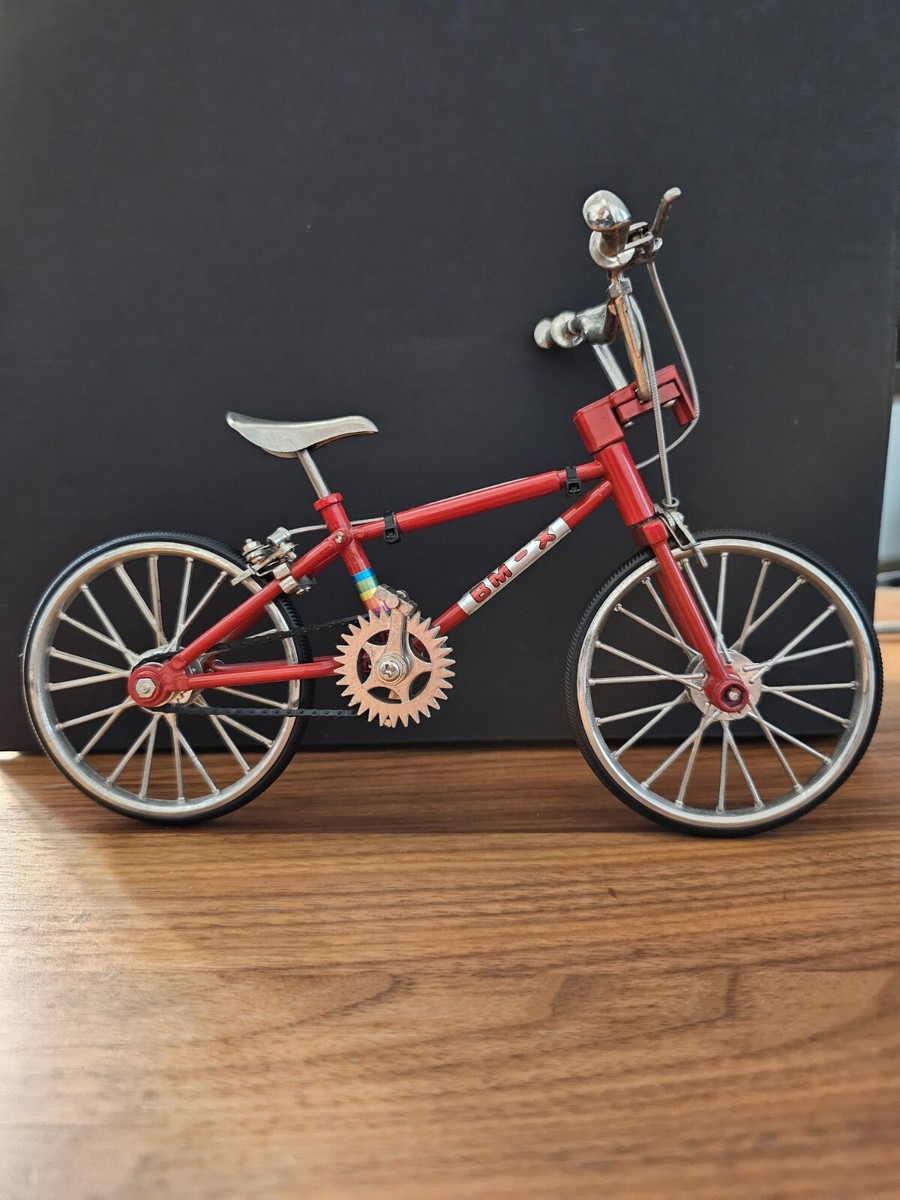 Rare Die-Cast Metal BMX Mini Bike Scale 1:6 Pink Rainbow Bike