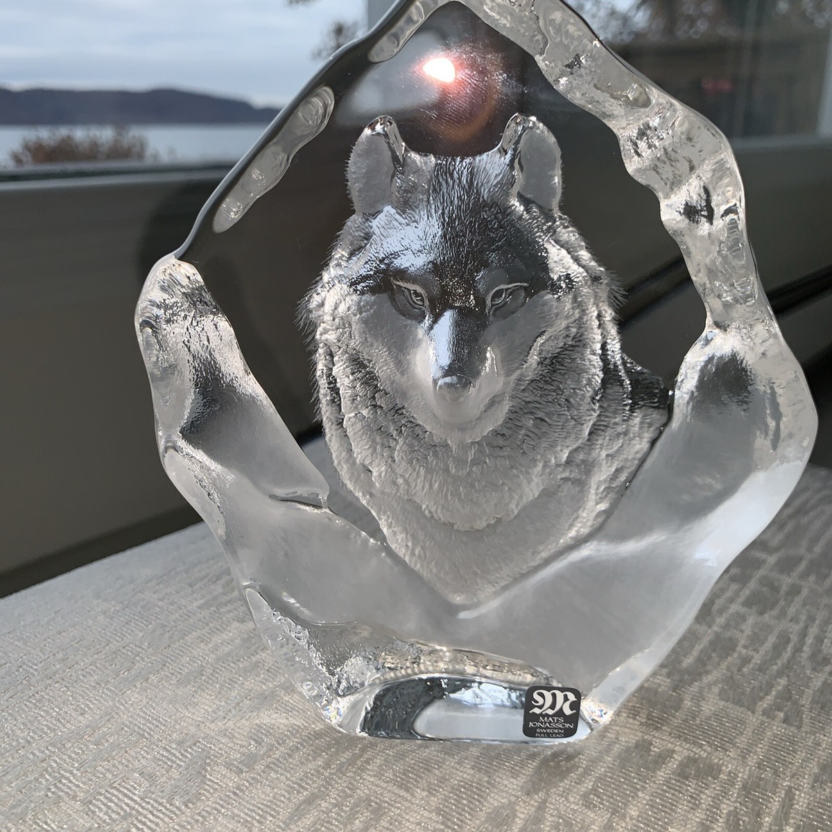 Mats Jonasson Sweden Wolf Etched Crystal Sculpture Maleras 5.75