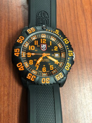 Used Lumi-Nox Luminox Series 3050/3950 200 Meters Watch With Case