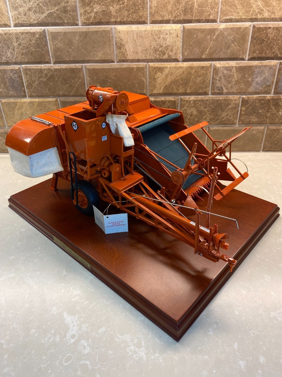 FRANKLIN MINT ALLIS-CHALMERS 60A ALL CROP HARVESTER 1/12 SCALE