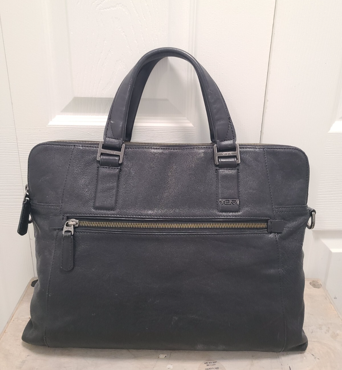 TUMI 68516D Beacon Hill 2-Way Leather Briefcase Purse. Good