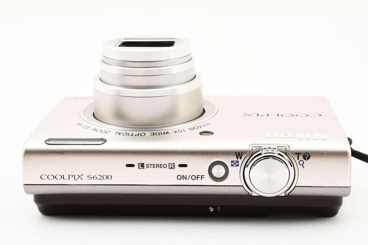 Nikon COOLPIX S6200 Nikon ニコン COOLPIX S6200 付属品あり デジカメ