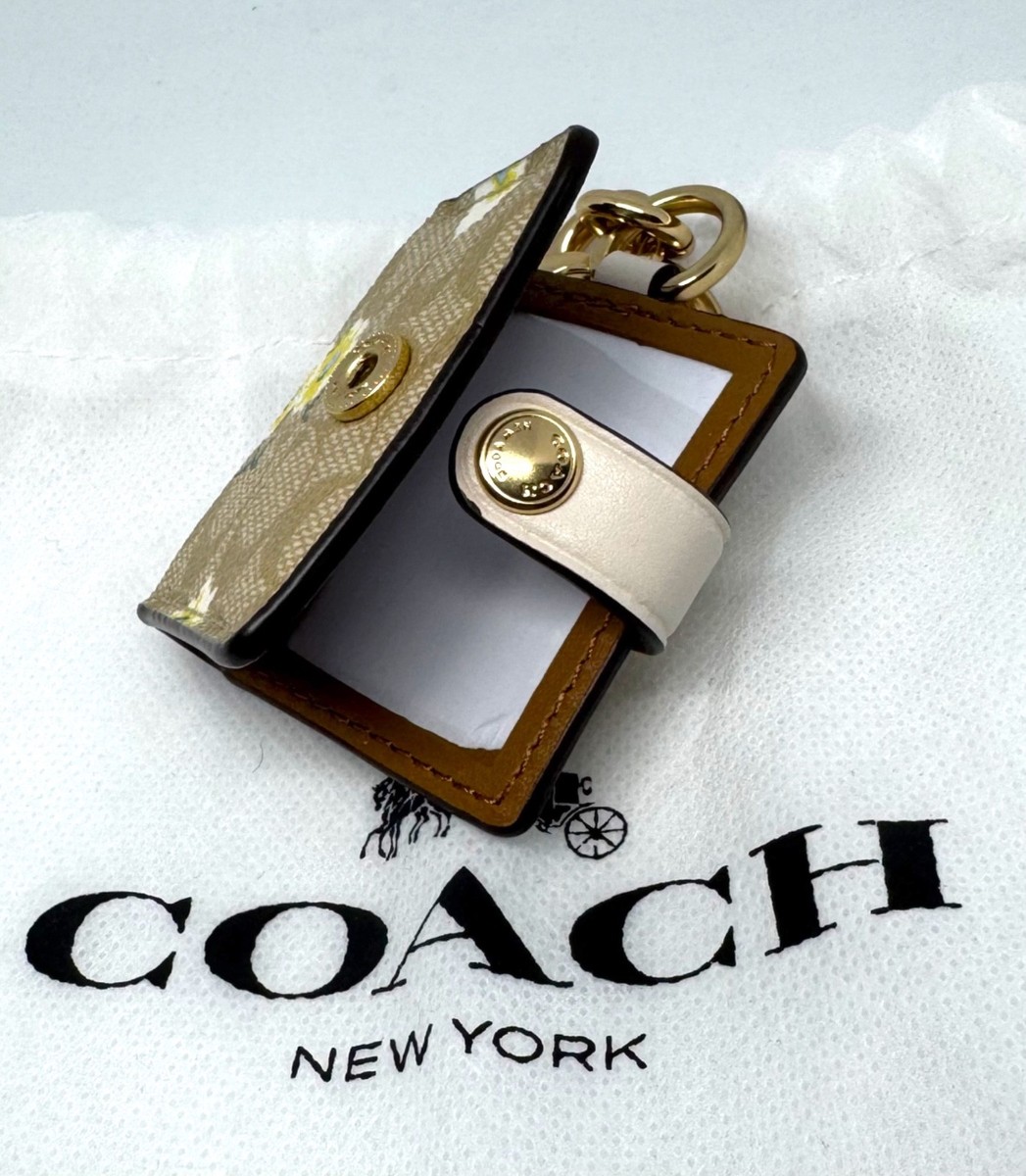 小物 Coach Signature Picture Frame Charm Coach Signature Picture
