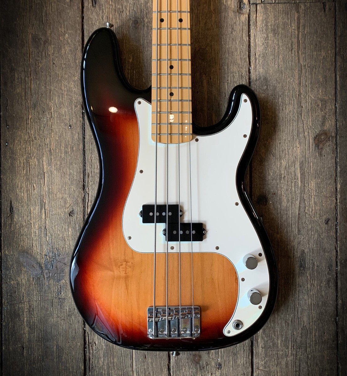 2018 MEXICAN FENDER PRECISION BASS IN SUNBURST WITH MAPLE NECK