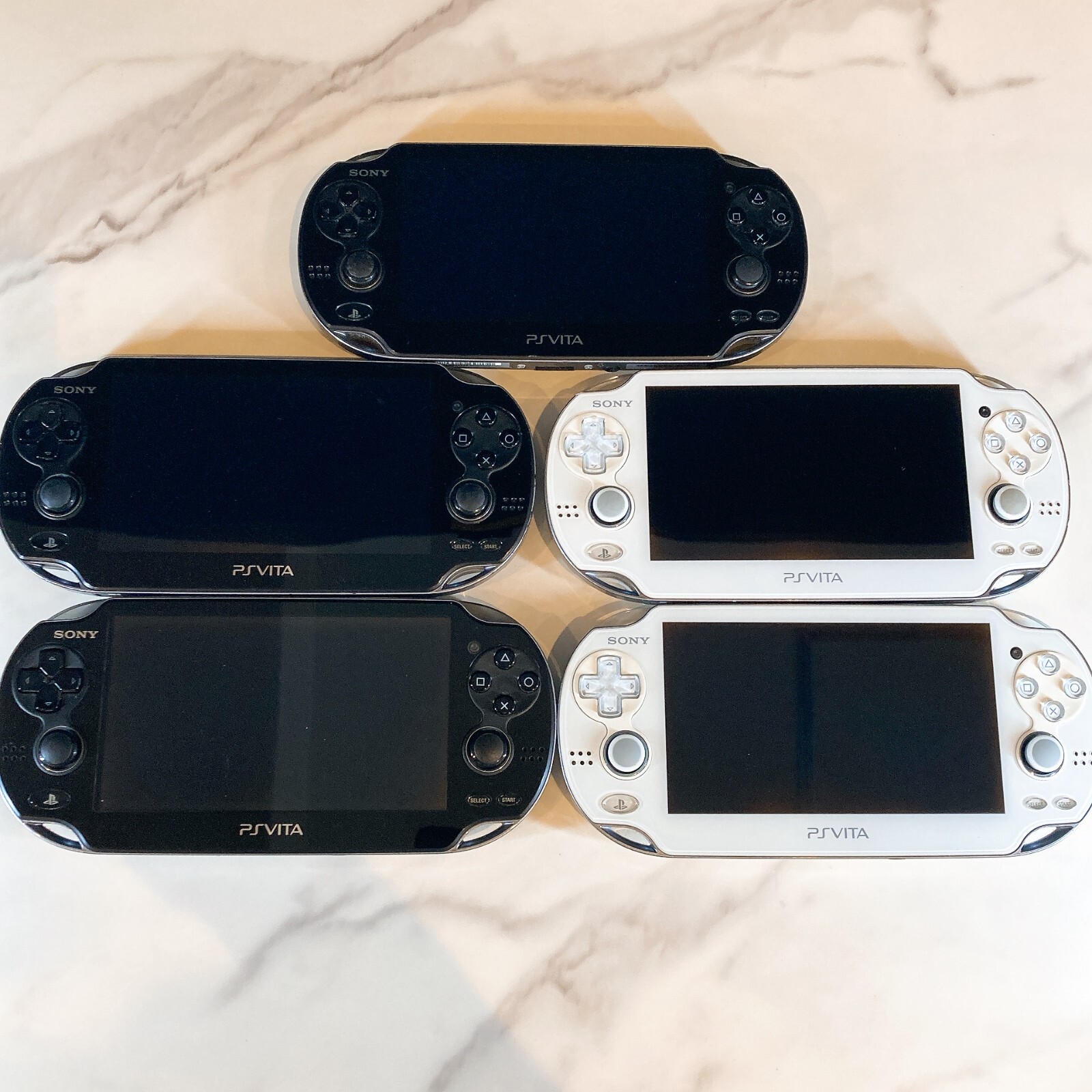 PSVITA 本体 PCH1100 8GBSD マイクラ付き PSVITA 本体 PCH1100 8GBSD
