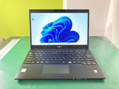 Fujitsu LIFEBOOK U939/B Screen bottom defective HDMI usable i5