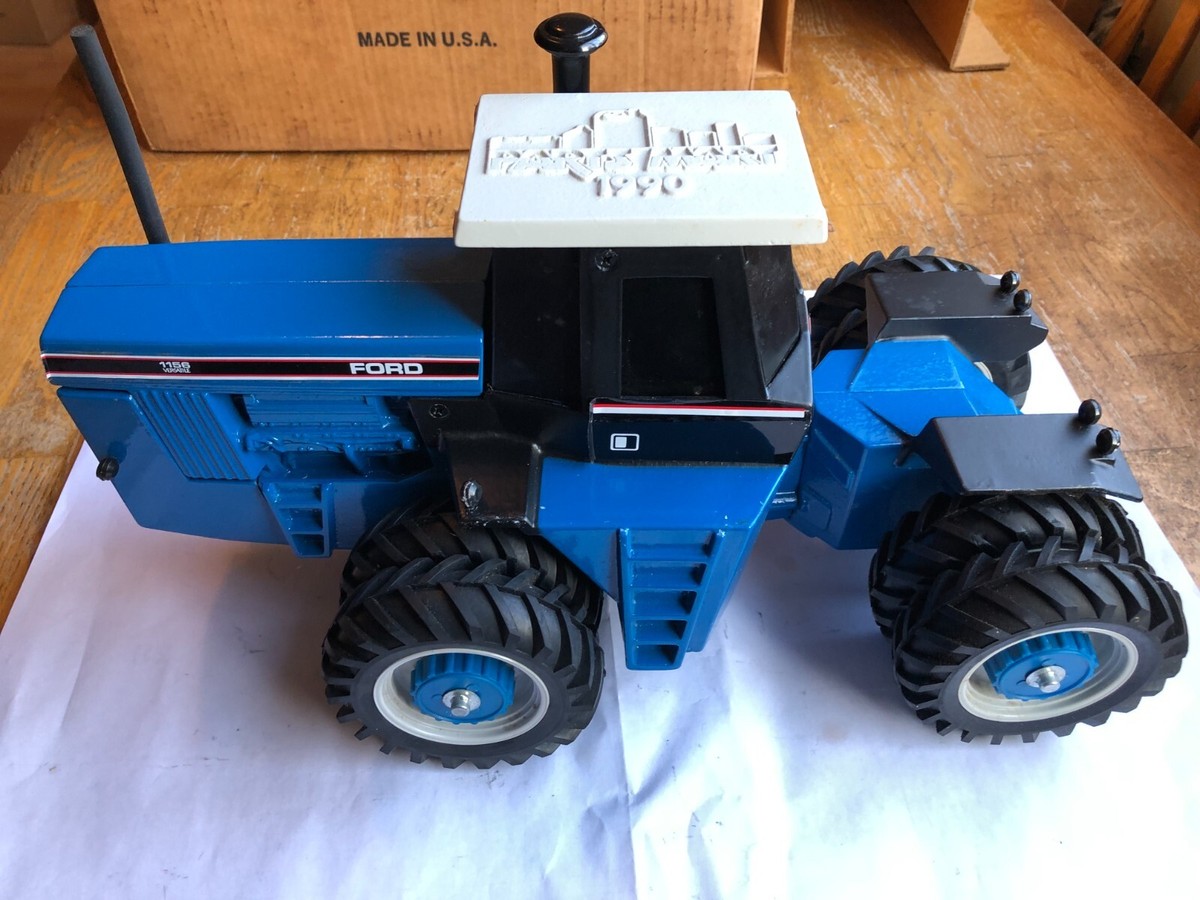 Ford 1156 Versatile 4-wheel drive in 1:16 scale Coll. Edition 4