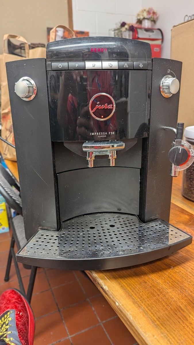 Jura Impressa F50 Classic SuperAutomatic Coffee / Espresso Machine