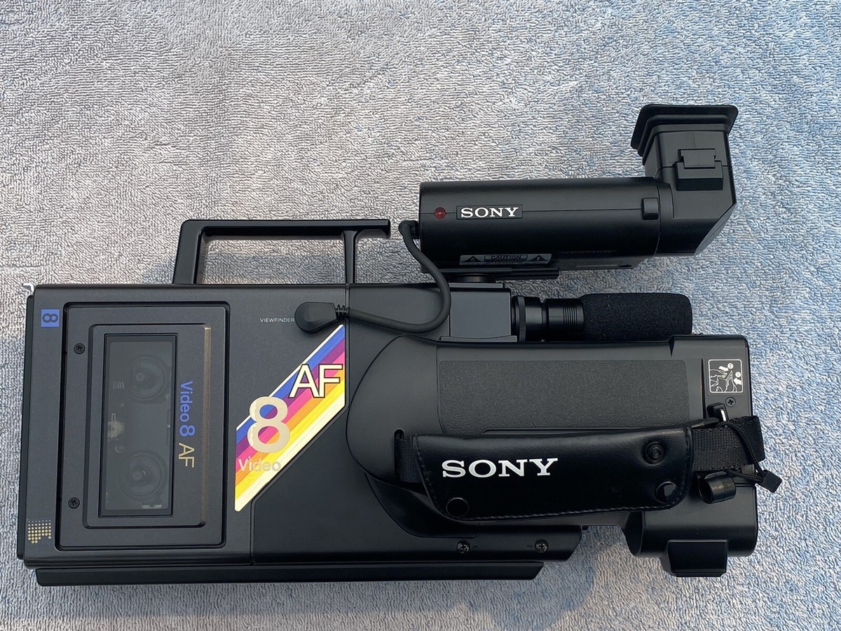 Sony CCD-V8AF Video 8 8mm Video Camera Recorder RFU-80UC NP-22 BCA