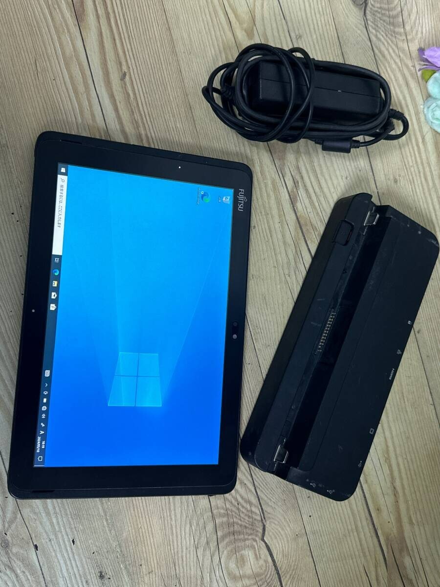 Fujitsu ARROWS Tab Q508/SE Atom x7-Z8700 1.6GHz SSD GB RAM 4GB