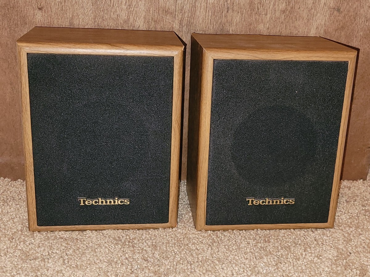 Technics Model SB-S15 Simulated Wood Finish Bookshelf Wall Mount