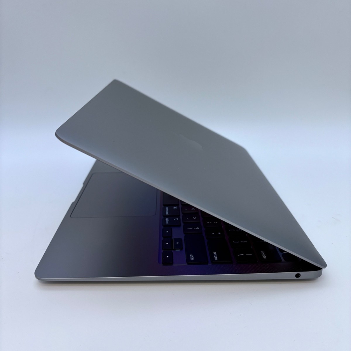Apple MacBook Air 13 M1 Chip 7CGPU 3.2 2020 16GB 1TB Space Gray