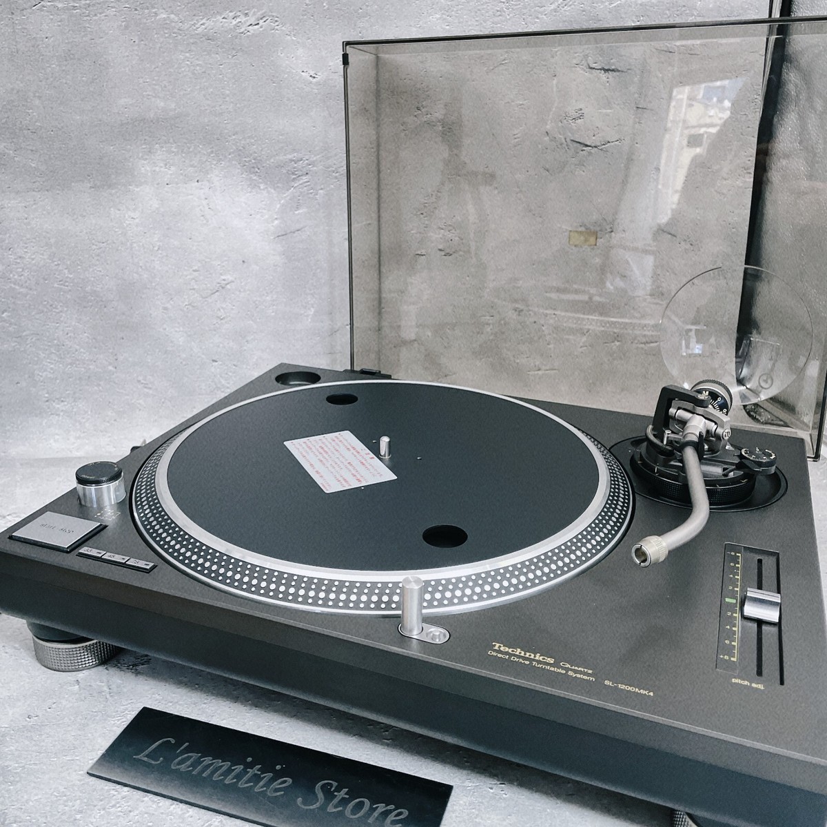 Technics SL-1200MK4-K Quartz Direct Drive Turntable Record Player