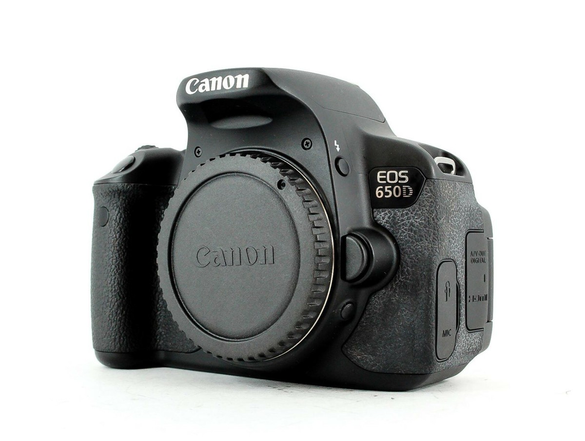 Canon EOS 650D / Rebel T4i 18.0 MP Digital SLR Camera - Black