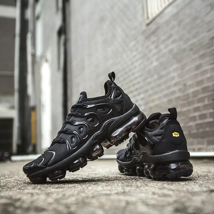 Nike Air Max Vapormax Plus Triple Black All Blackout 924453-004