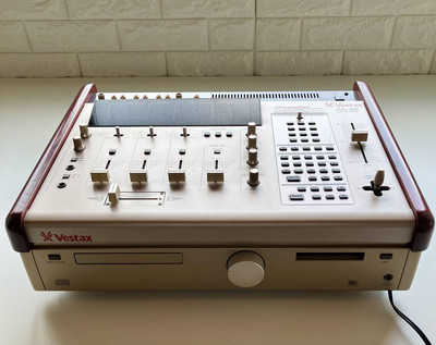 VESTAX AA-88 Mixer MIXSTATION Rare and finest quality Cafe Apres