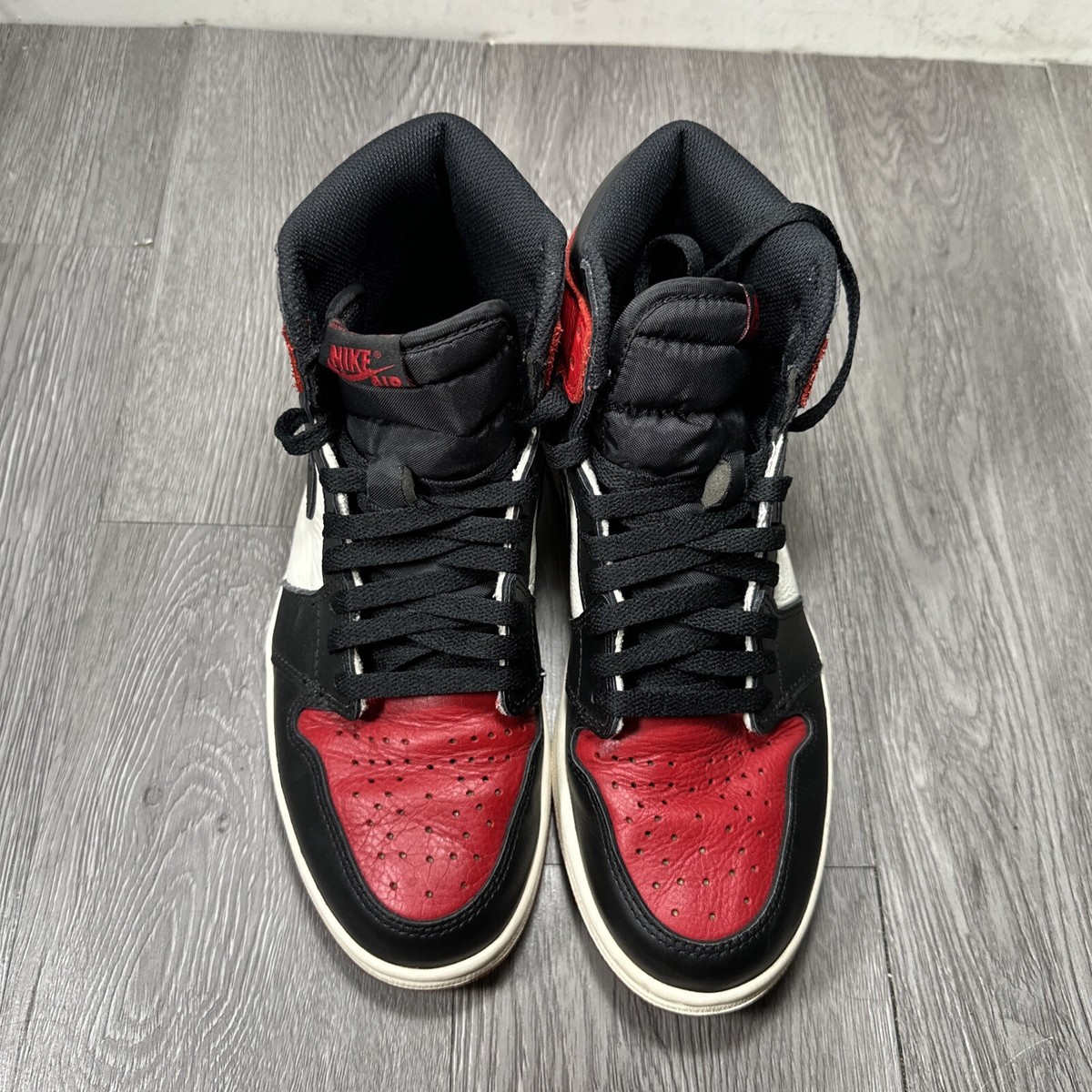 Nike Air Jordan 1 Retro OG High Bred Toe Size 8.5 555088-610 Red