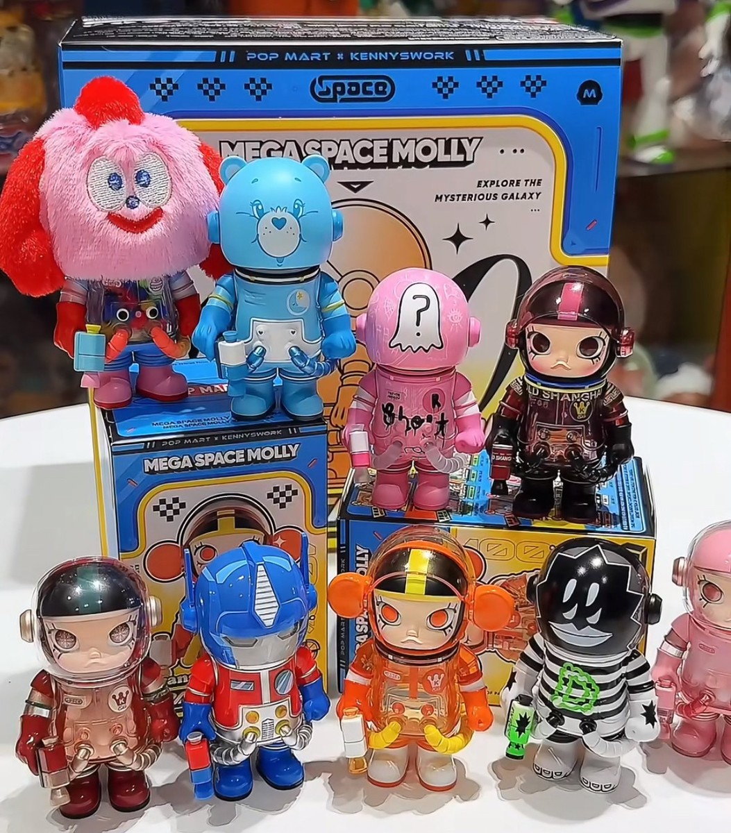Authentic Mega Space Molly 100% Anniversary Series 4 Confirmed