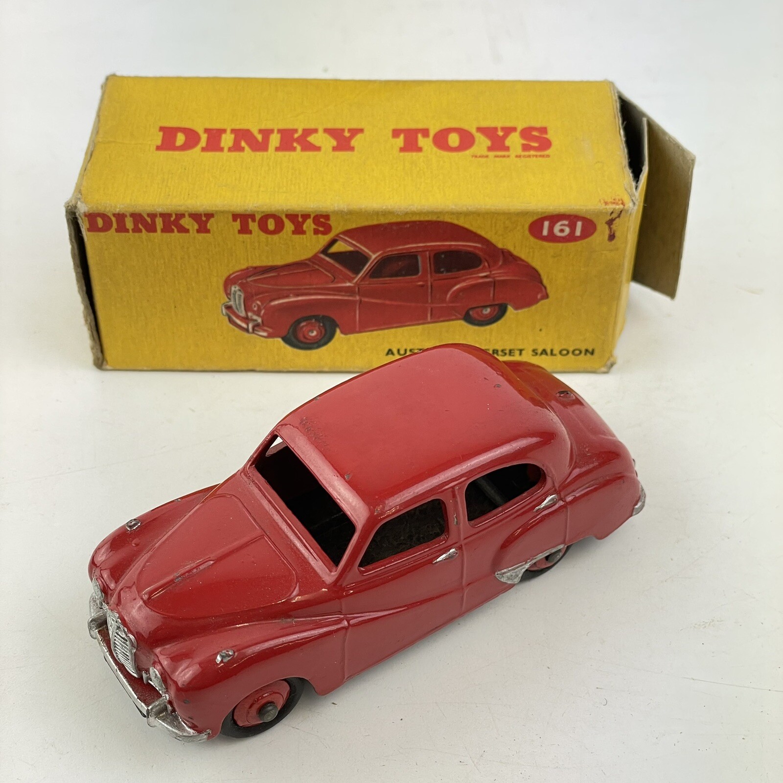 Dinky 161, Austin Somerset - Free Price Guide & Review