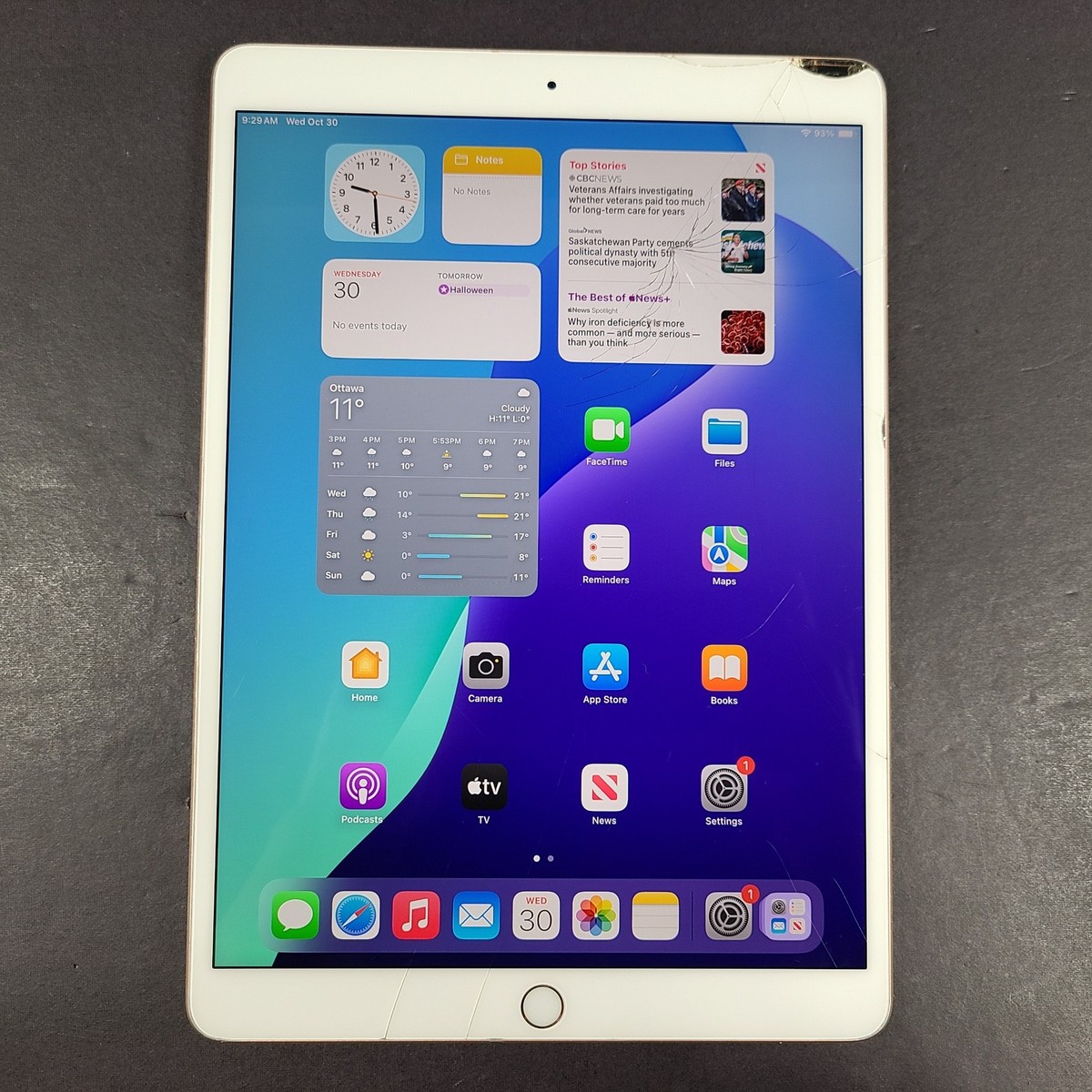 Apple iPad Air 3 (3rd Generation), A2152 64GB, Wi-Fi, 10.5in