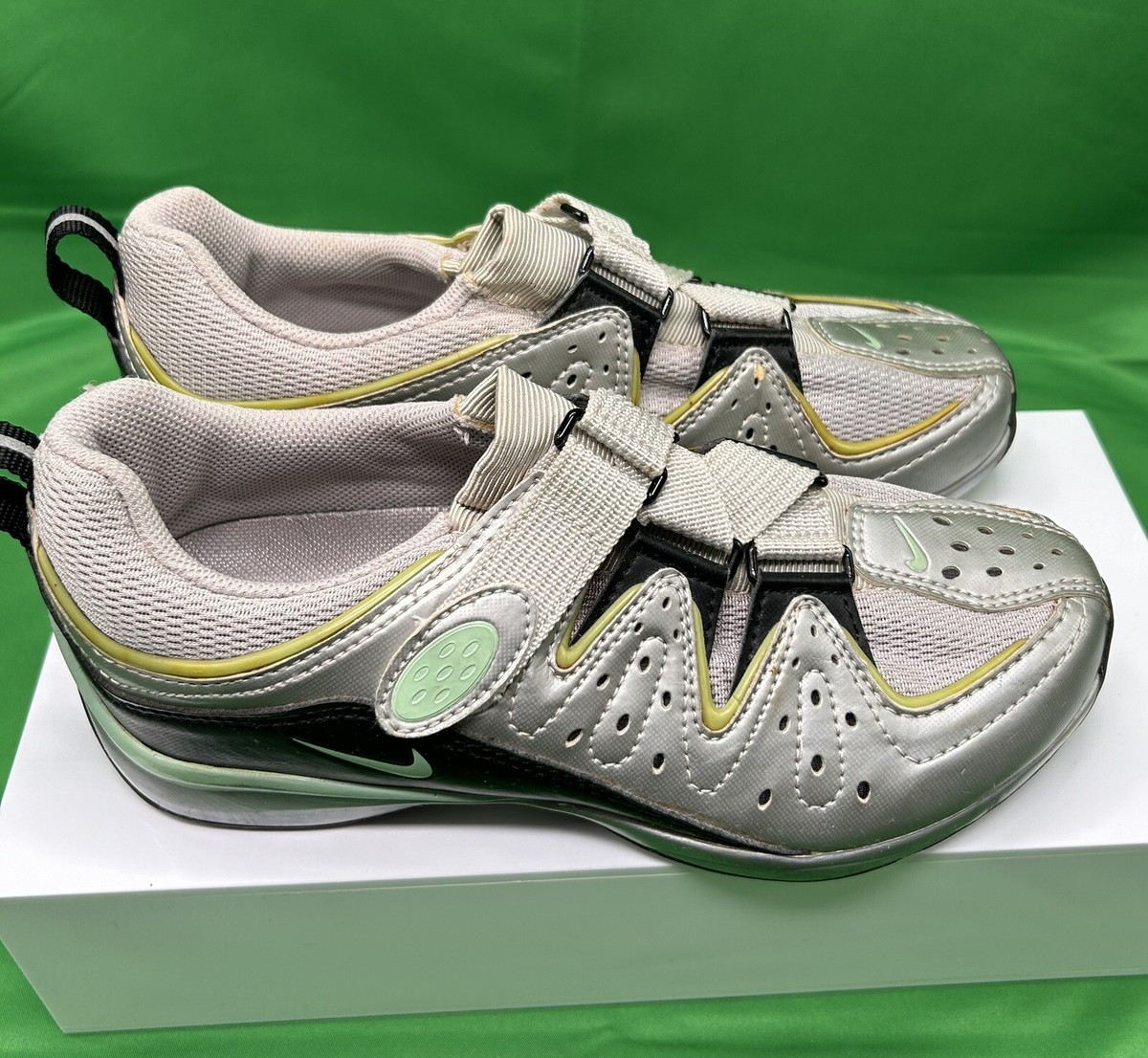 Nike Women's Spin Trainer Cycling Shoes Plus 265056 Chrome Mint
