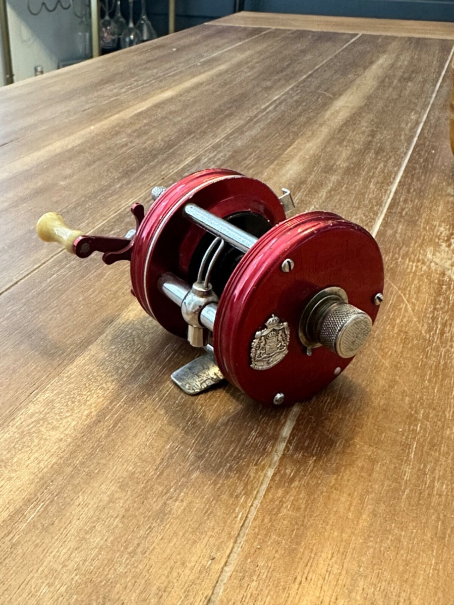 VTG Abu Garcia Ambassador 5000 Sweden 3 Screw RH Fishing Reel