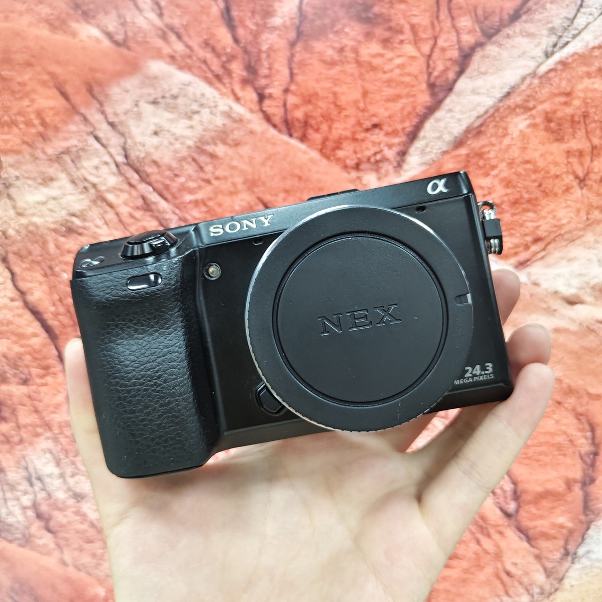 Sony Alpha NEX-7 24.3MP Digital Camera Black Body - 100% Working