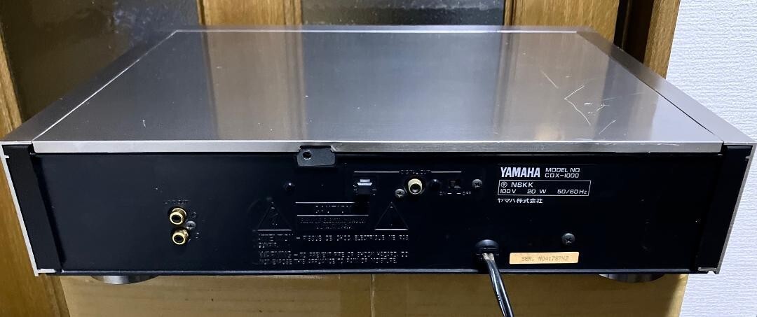 YAMAHA CDX-1000 CD Player Deck Titanium Silver 8fsx18bit D/A Audio