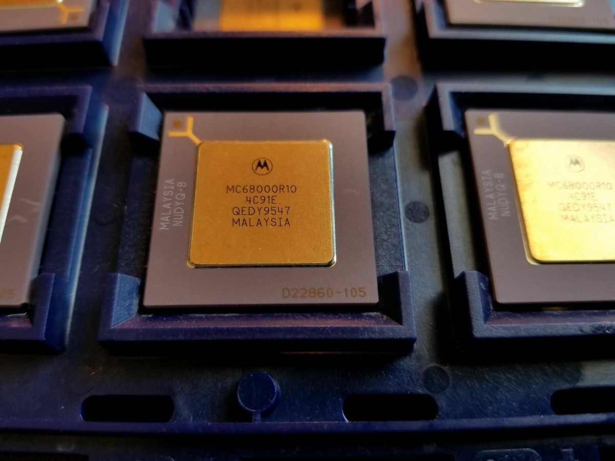 Vintage Motorola MC68000R10 68000 CPU in purple ceramic and gold