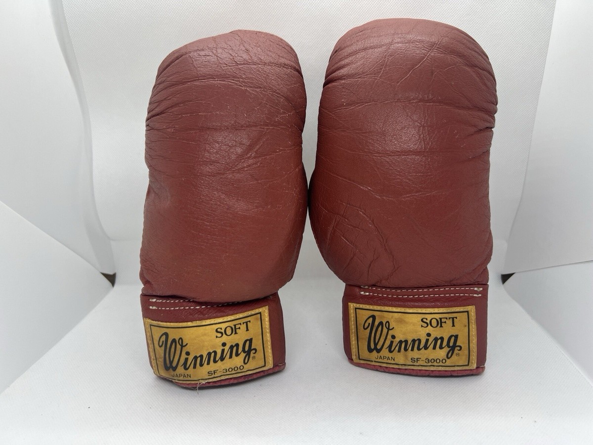 Winning Vintage Initial Old Logo Boxing Gloves SF-3000 Red Lace-up