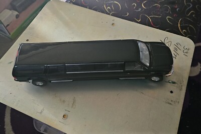 Sun Star 1/18 Ford Excursion Limousine. Black. No Box. From 2004