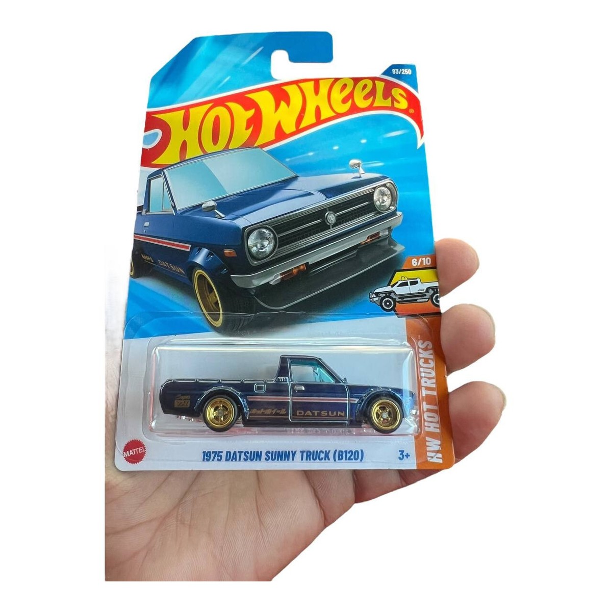Hot Wheels * SUPER TREASURE HUNT** 2025 D MIX - 1975 Datsun Sunny