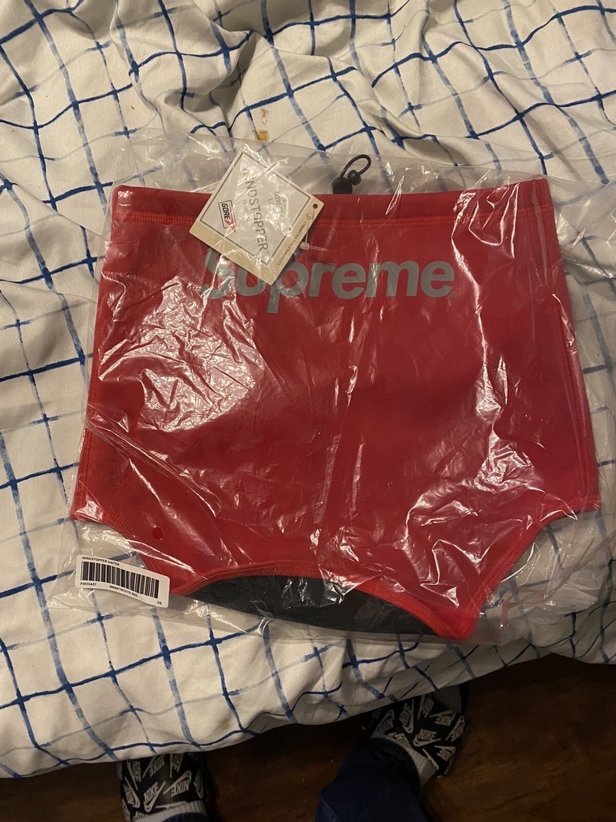 Supreme Windstopper Neck Gaiter Red FW23 Supreme New York 2023