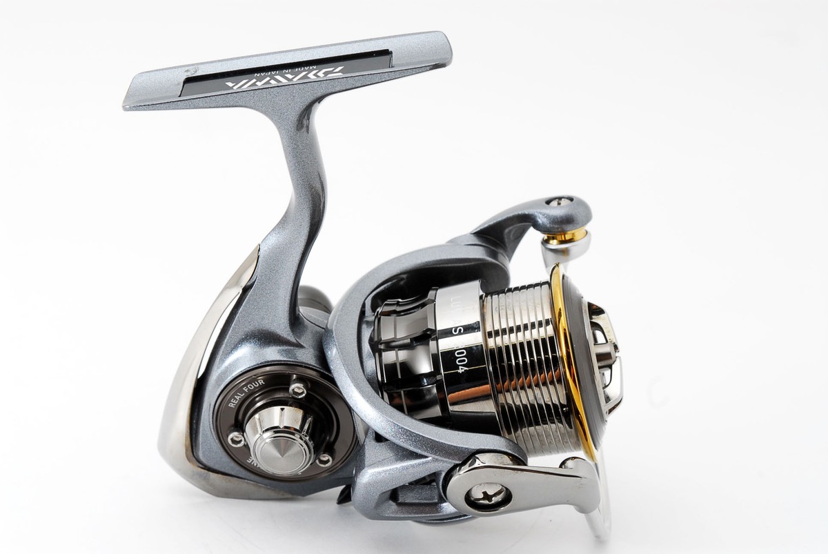 DAIWA LUVIAS 2004 Gear ratio 4.8 Spinning Reel Excellent condition