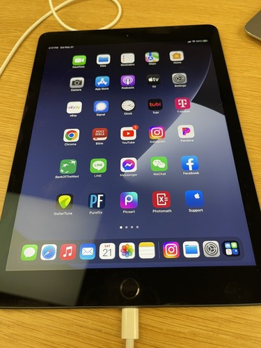 Apple iPad Pro (9.7-inch) A1674 128 GB, Wi-Fi + 4G, 9.7 in - Space