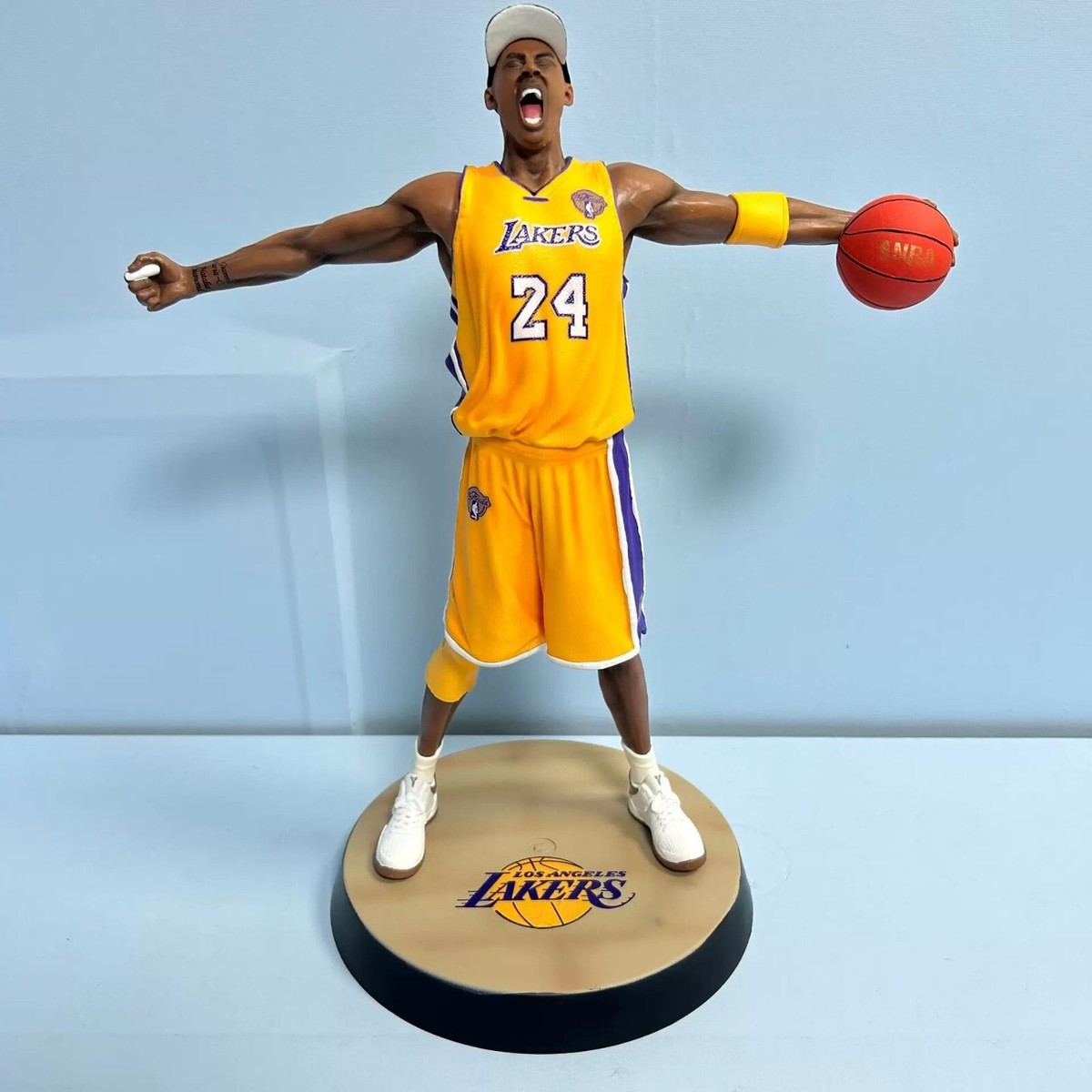 NBA Star Roar Kobe Figure Statue Commemorative Model Boxed 13in