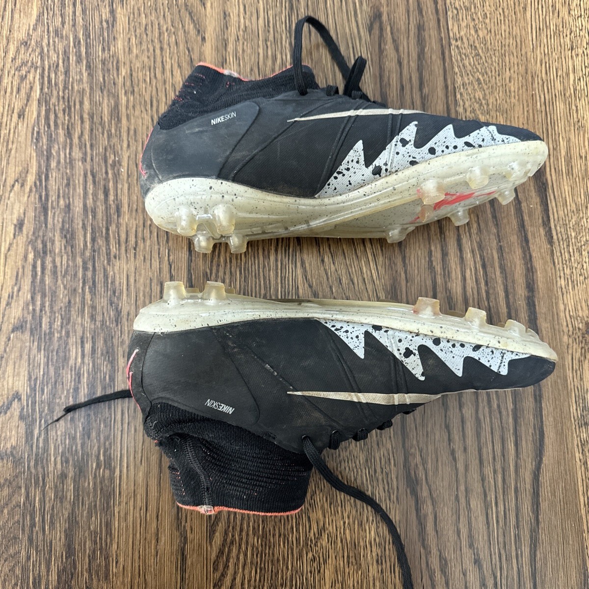 Jordan HypervenomX Proximo Neymar Jr outdoor Cleats, Size 4Y