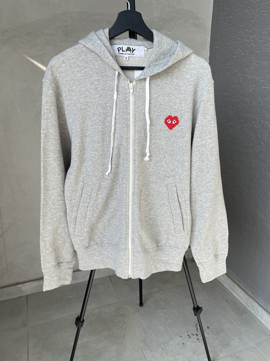 COMME DES GARCONS PLAY x Invader Pixel Heart Embroidered Gray Full