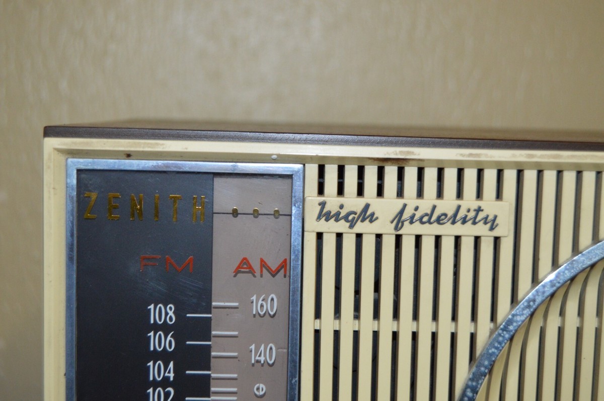 Vintage Zenith S-53555 X338 AM FM Wood Cabinet Tube Radio High