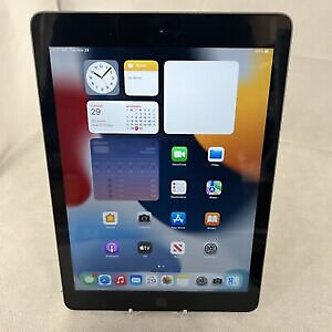 Apple iPad (6th Generation) A1893 32 GB, Wi-Fi, 9.7 in - Space